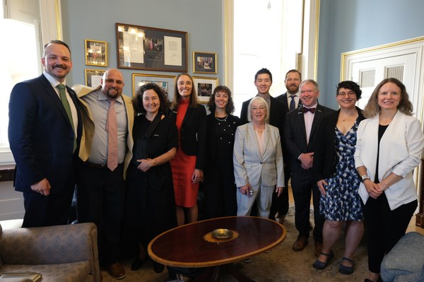 OA DC Fly in photo with Senator Murray group photo. Photo by Senator Murray's Staff.JPG