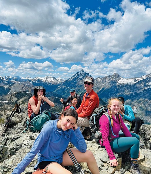 YOJunior MAC students hiking at Navaho Peak..jpg