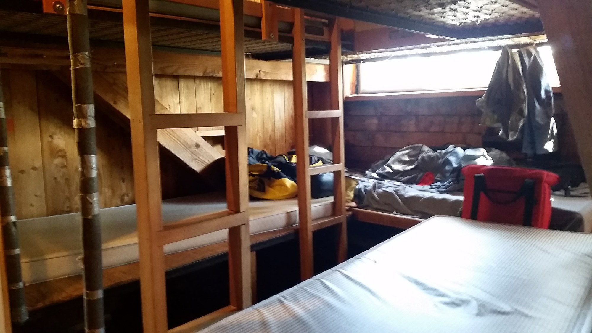 16 - Cozy bunk room