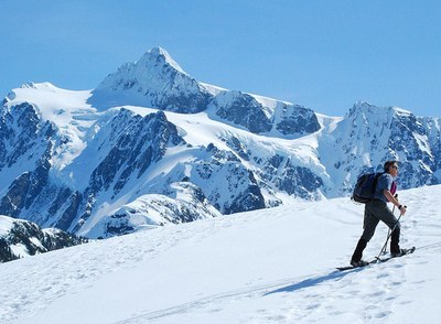 Basic Snowshoeing Course - Everett - 2025